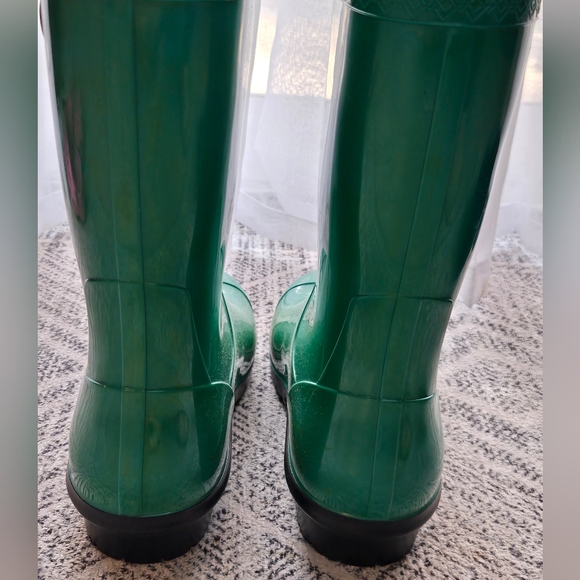 EUC UGG Boots sherpa soles in W8 - Picture 5 of 6